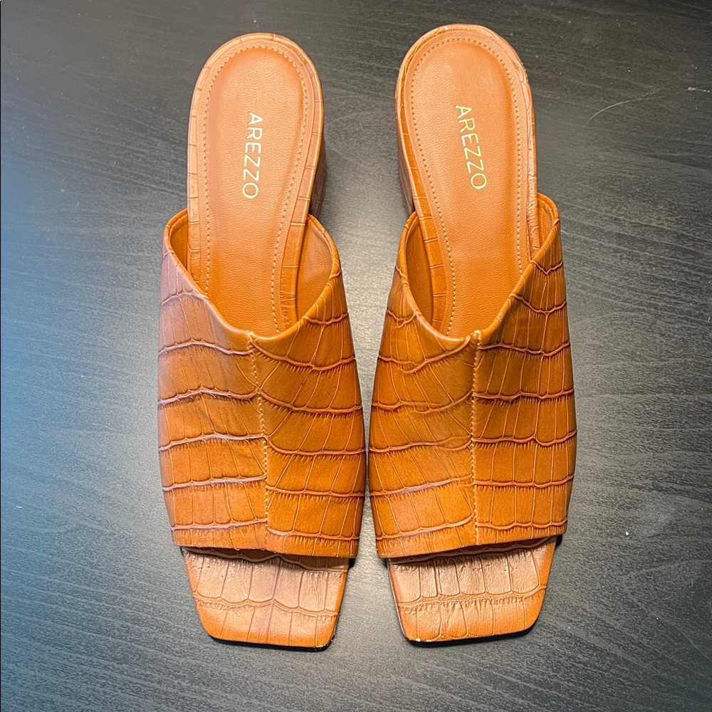 Arezzo Women's Tan Sandals